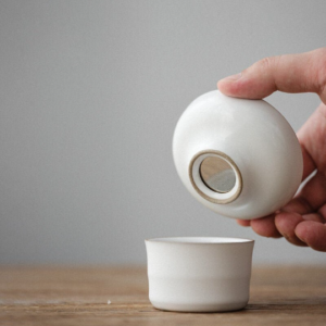 Ceramic Tea Strainer with Stainless Steel Filter