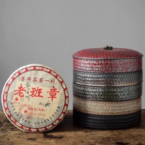 full set view of ceramic tea canister with old banzhang puerh tea cake gift set