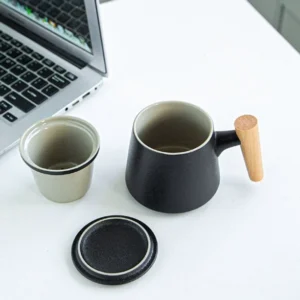10.1oz ceramic tea mug with infuser and lid black variant full product view