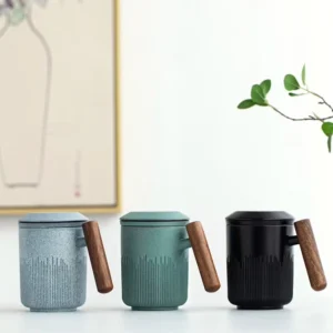 10.1oz ceramic tea mug with infuser and lid whole product view