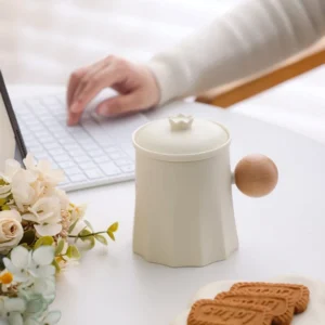 handcrafted kaolin clay tea mug with infuser and lid 15.9oz beige main view
