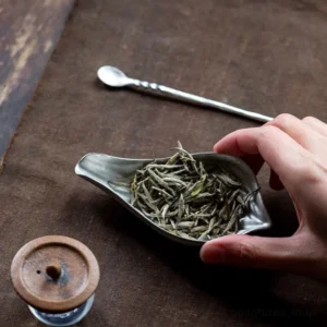 handmade leaf-shaped tin tea scoop and cha ze full set view