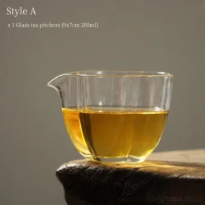 Style A petal textured clear glass gong dao bei chinese tea pitcher